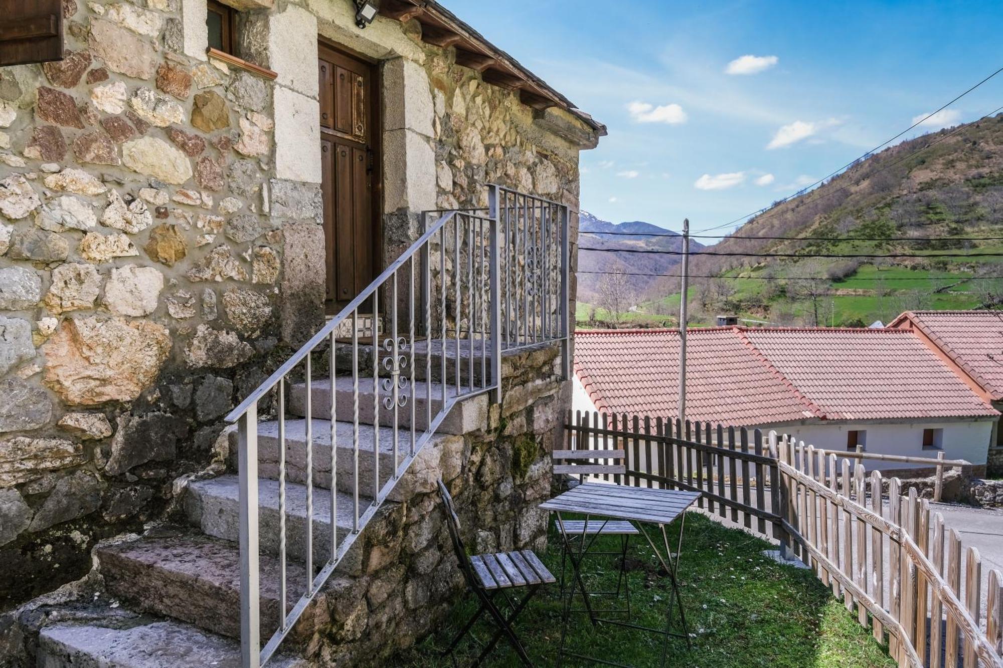Apartamentos Rurales La Laguna Somiedo Valle de Lago 外观 照片