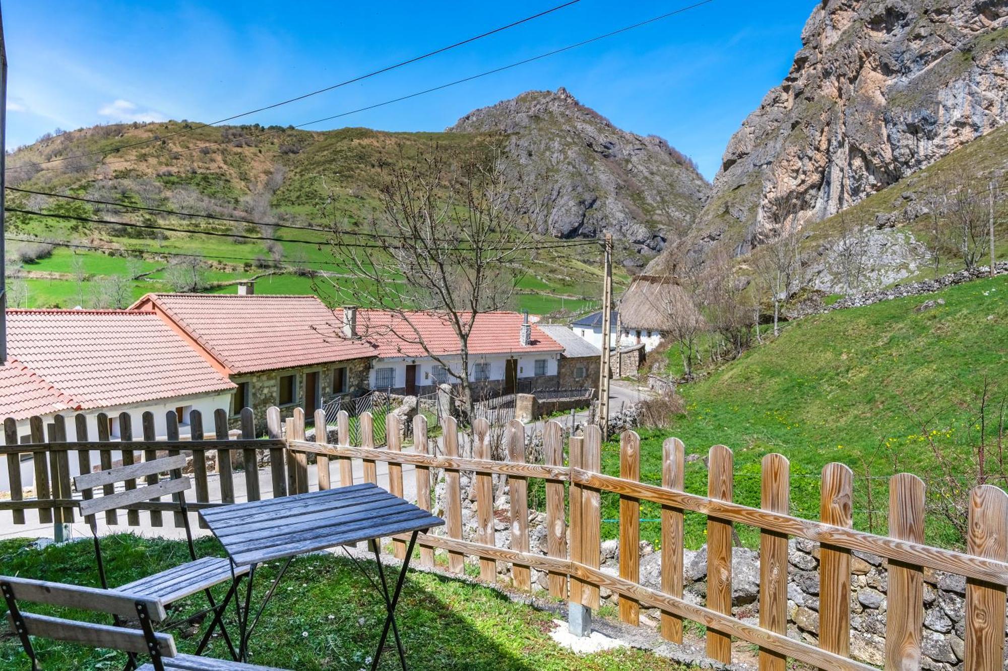 Apartamentos Rurales La Laguna Somiedo Valle de Lago 外观 照片